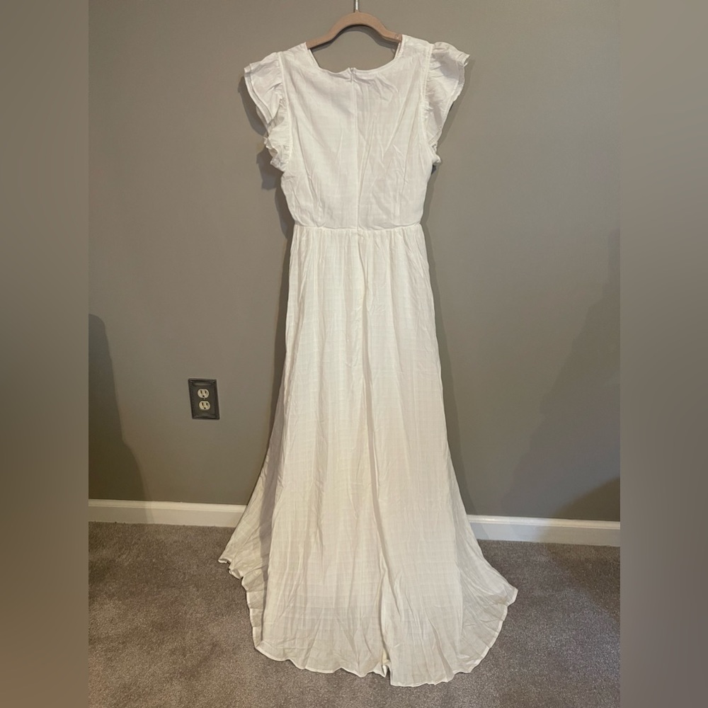 White Peekaboo Maxi Dress - Picture 2 of 4